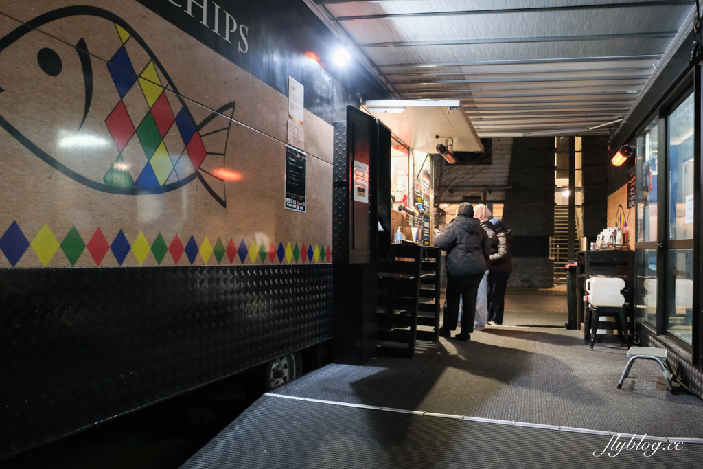 紐西蘭南島｜Erik’s Fish and Chips．皇后鎮最強的炸魚薯條，隱藏巷子裡的人氣美食 @飛天璇的口袋