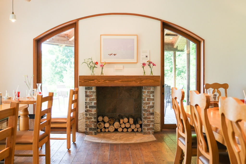 日本北海道｜Ferme La Terre Biei．美瑛農場裡的甜點咖啡，坐擁整片山丘療闊美景 @飛天璇的口袋