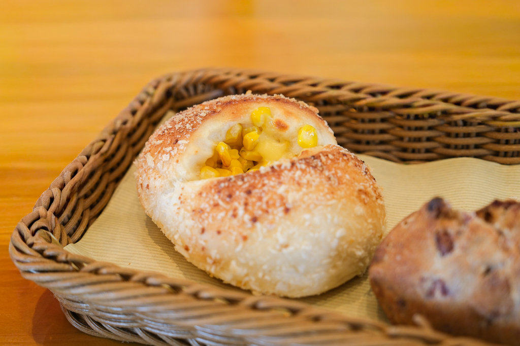 日本北海道｜Ferme La Terre Biei．美瑛農場裡的甜點咖啡，坐擁整片山丘療闊美景 @飛天璇的口袋