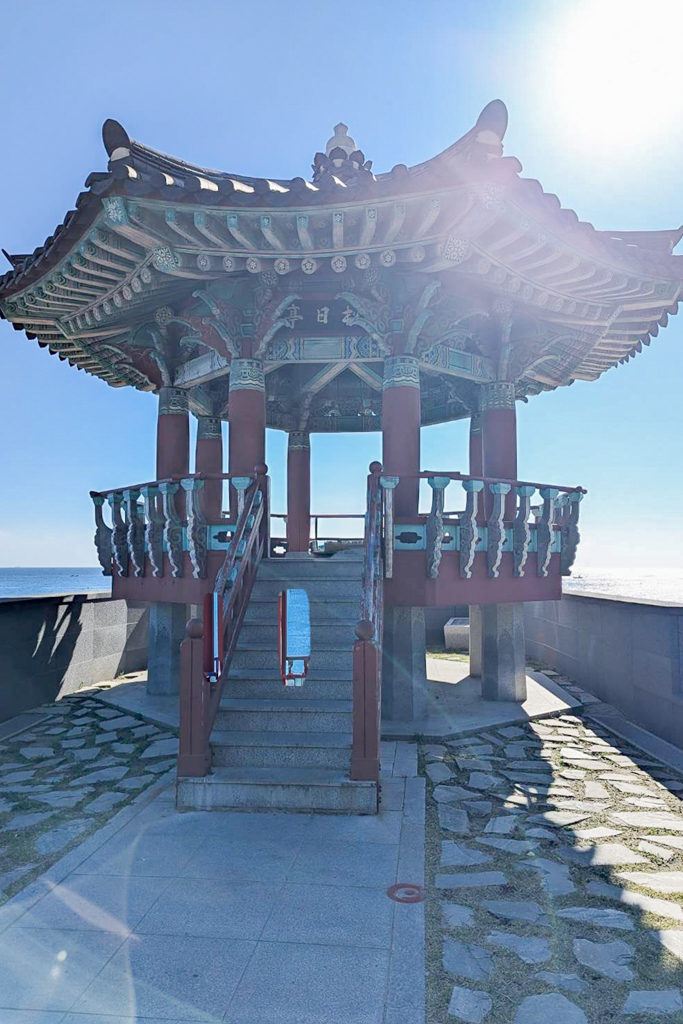 韓國釜山｜松亭海水浴場．釜山純白貝殼灣沙灘，散步到竹島公園松日亭 @飛天璇的口袋