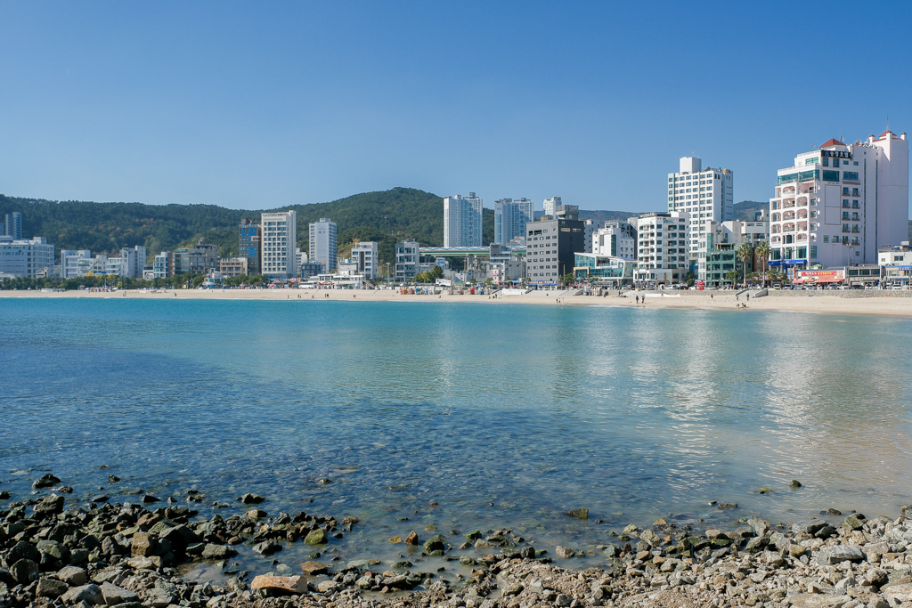 韓國釜山｜松亭海水浴場．釜山純白貝殼灣沙灘，散步到竹島公園松日亭 @飛天璇的口袋