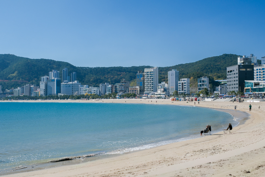 韓國釜山｜松亭海水浴場．釜山純白貝殼灣沙灘，散步到竹島公園松日亭 @飛天璇的口袋