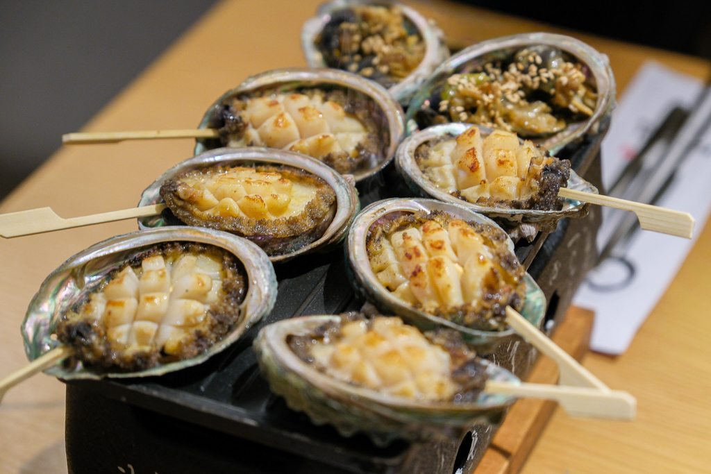 韓國釜山｜機張末家鮑魚粥 日光店．超浮誇的海鮮饗宴，釜山鮮美好吃的鮑魚粥 @飛天璇的口袋