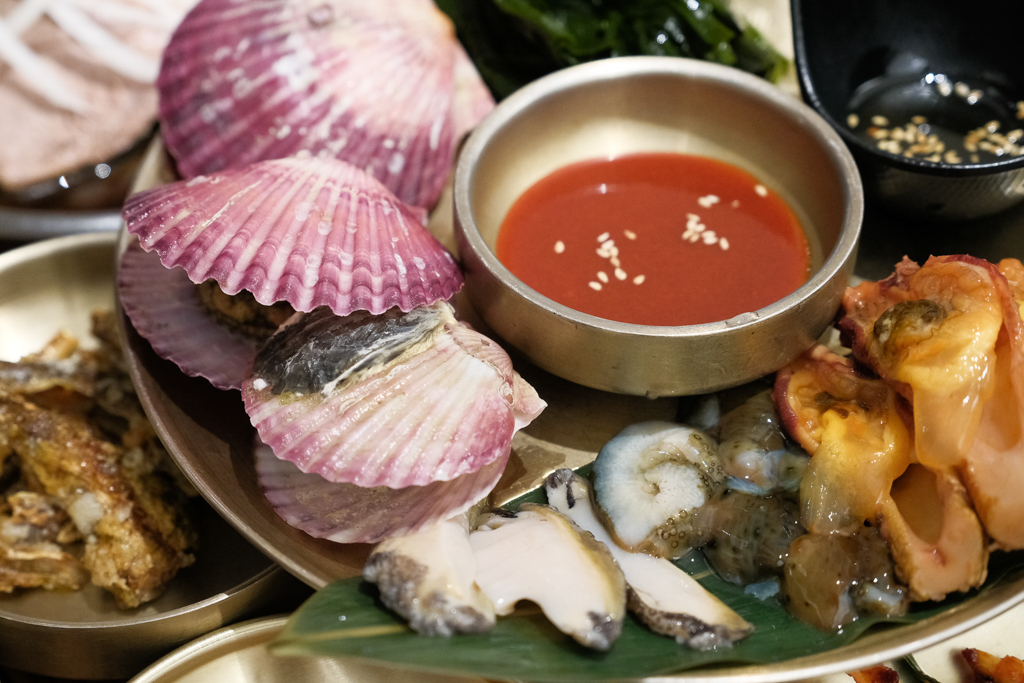 韓國釜山｜機張末家鮑魚粥 日光店．超浮誇的海鮮饗宴，釜山鮮美好吃的鮑魚粥 @飛天璇的口袋