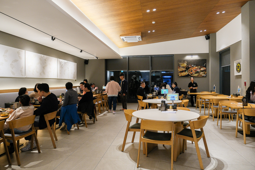 韓國釜山｜機張末家鮑魚粥 日光店．超浮誇的海鮮饗宴，釜山鮮美好吃的鮑魚粥 @飛天璇的口袋