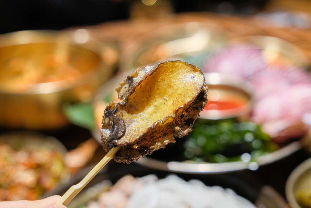 韓國釜山｜機張末家鮑魚粥 日光店．超浮誇的海鮮饗宴，釜山鮮美好吃的鮑魚粥 @飛天璇的口袋