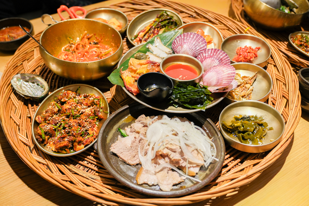 韓國釜山｜機張末家鮑魚粥 日光店．超浮誇的海鮮饗宴，釜山鮮美好吃的鮑魚粥 @飛天璇的口袋