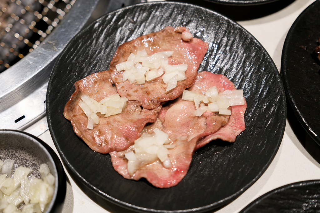 台中西屯｜燒肉MEN朝富店．個人套餐499起自助吧無限續，溫室水耕生菜和Haagen-Dazs冰淇淋 @飛天璇的口袋