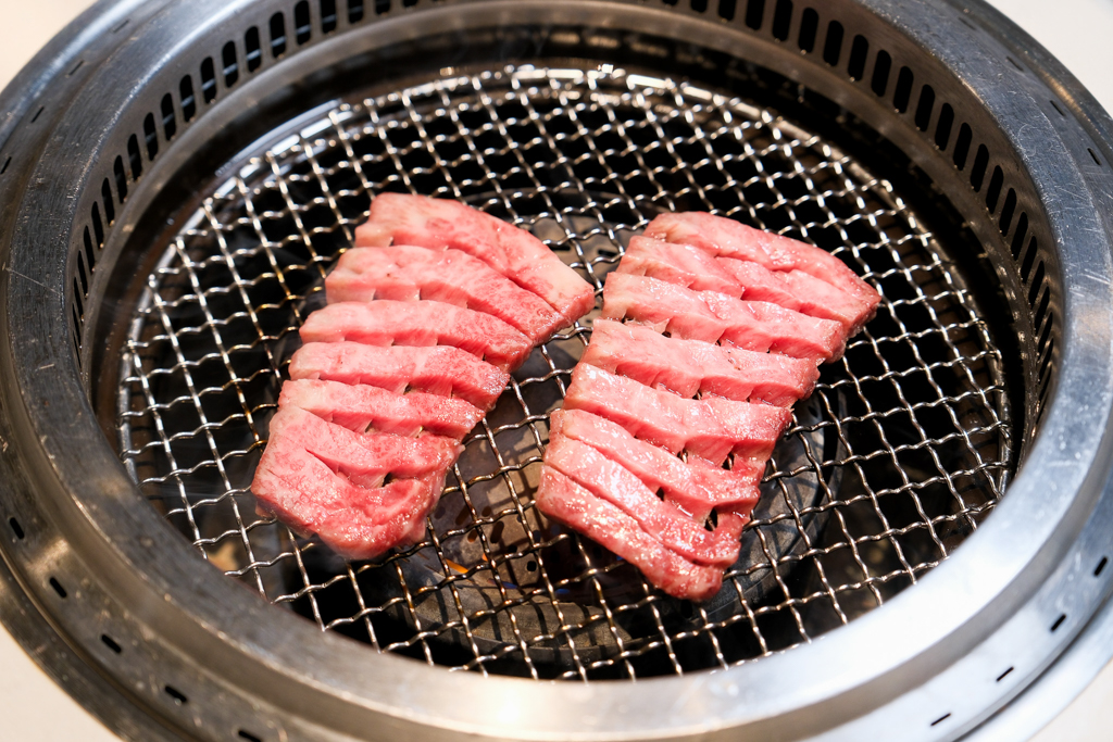 台中西屯｜燒肉MEN朝富店．個人套餐499起自助吧無限續，溫室水耕生菜和Haagen-Dazs冰淇淋 @飛天璇的口袋