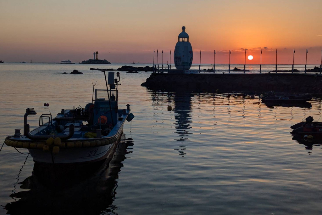 韓國釜山｜最佳路易斯漢米爾頓飯店海洋露台 Best Louis Hamilton Hotel Ocean Terrace．房間就可以看到機張超美海景，早餐還有海帶湯和鮑魚粥 @飛天璇的口袋