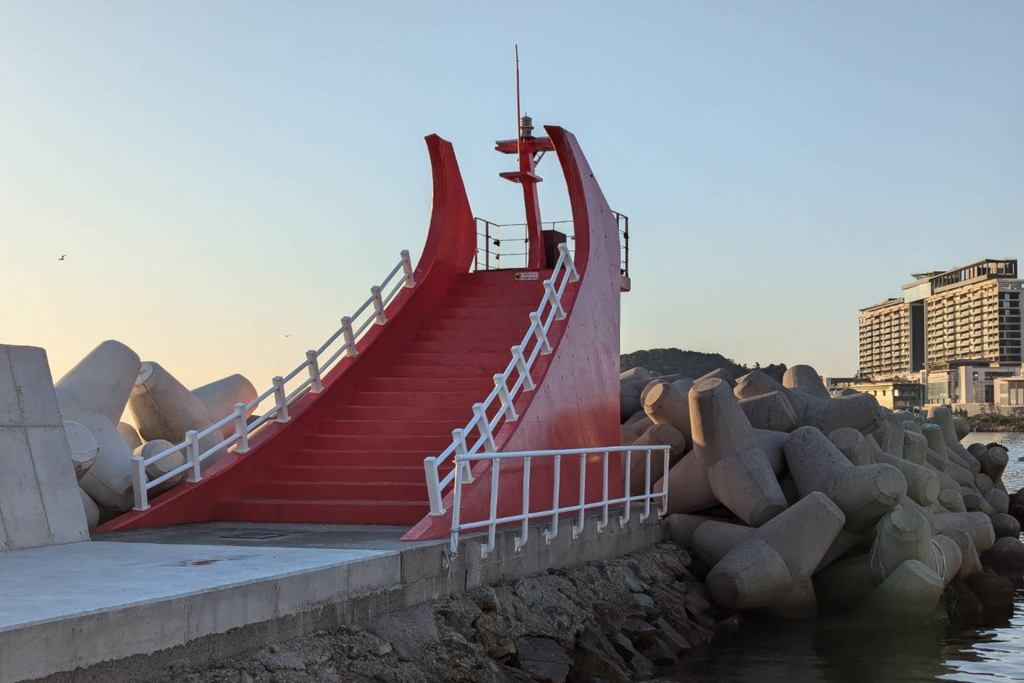 韓國釜山｜最佳路易斯漢米爾頓飯店海洋露台 Best Louis Hamilton Hotel Ocean Terrace．房間就可以看到機張超美海景，早餐還有海帶湯和鮑魚粥 @飛天璇的口袋