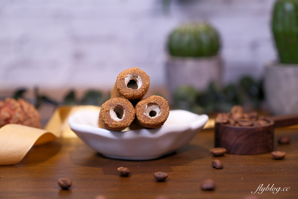 【青鳥旅行】人氣灌餡蛋捲禮盒，台中十大伴手禮金口碑獎，2026新春禮盒上市 @飛天璇的口袋