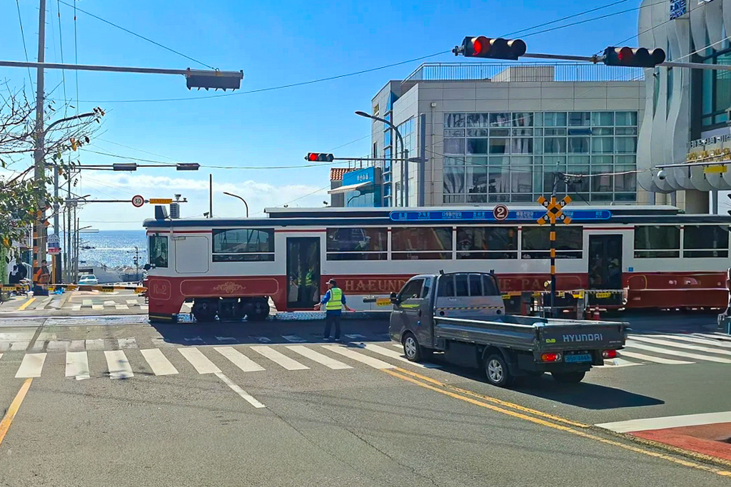 韓國釜山｜海雲臺藍線公園．釜山海岸列車、天空膠囊列車購票方式和沿線景點 @飛天璇的口袋
