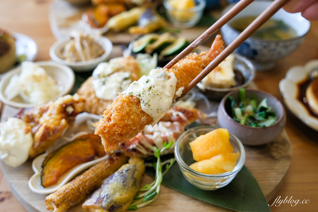 台中西區｜莯莯朝朝小食院．台中日式定食專賣，吃得到日式烤飯糰 @飛天璇的口袋