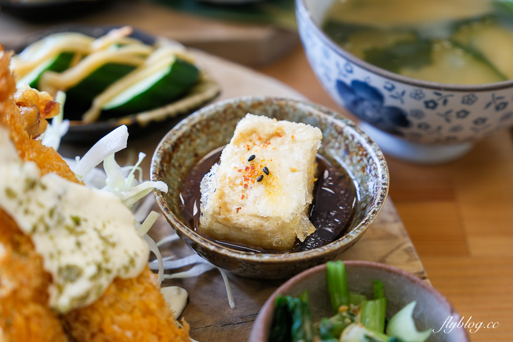 台中西區｜莯莯朝朝小食院．台中日式定食專賣，吃得到日式烤飯糰 @飛天璇的口袋