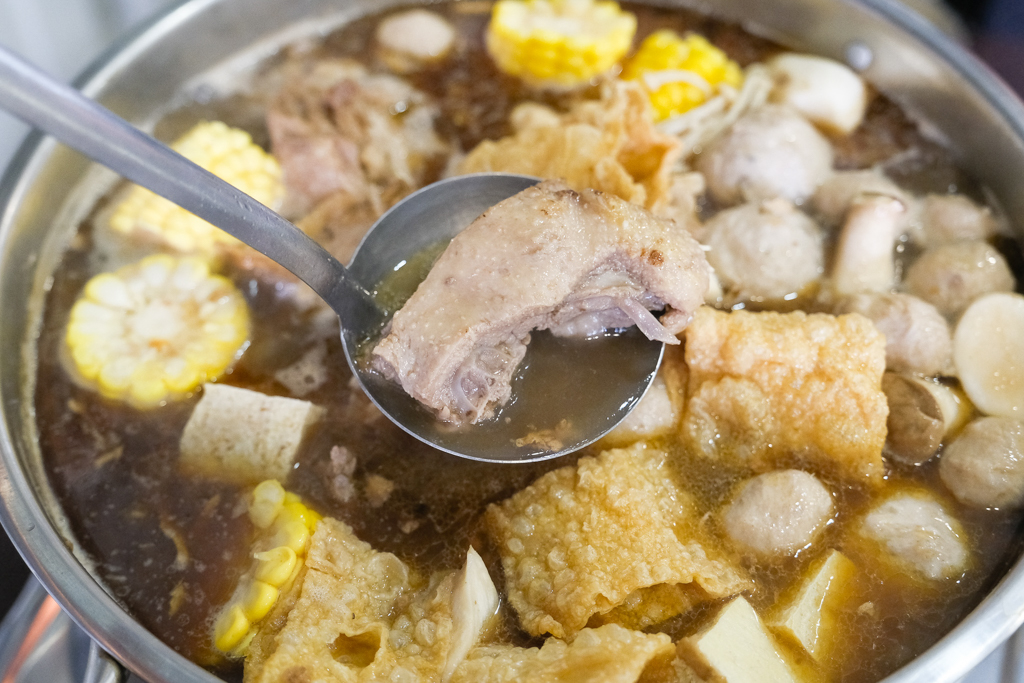 台中北屯｜味首席紅蟳薑母鴨．現點現撈的紅蟳，還有鹹菜鴨肉湯，一年四季不休息 @飛天璇的口袋