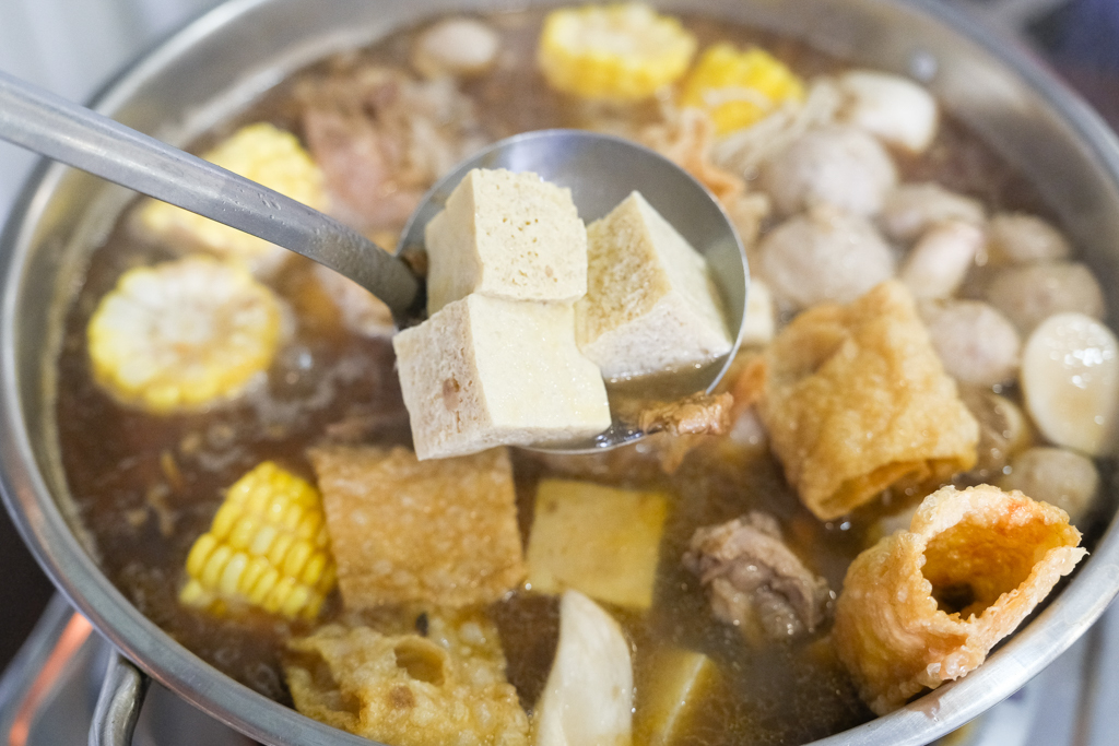 台中北屯｜味首席紅蟳薑母鴨．現點現撈的紅蟳，還有鹹菜鴨肉湯，一年四季不休息 @飛天璇的口袋