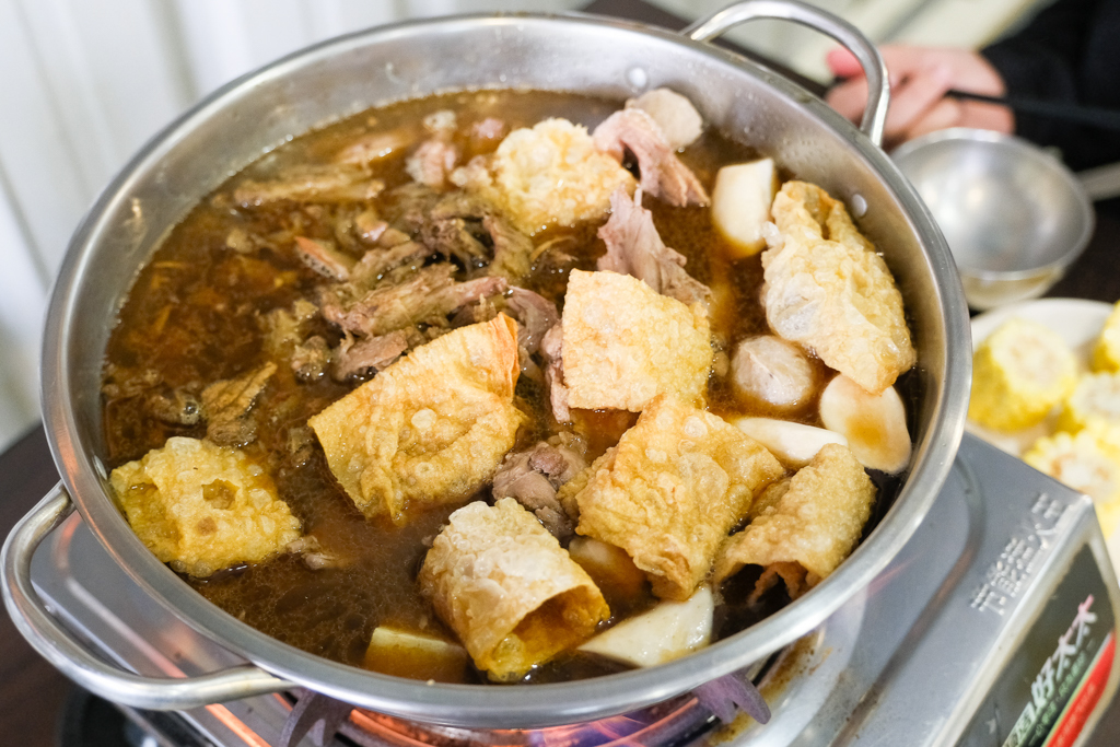 台中北屯｜味首席紅蟳薑母鴨．現點現撈的紅蟳，還有鹹菜鴨肉湯，一年四季不休息 @飛天璇的口袋