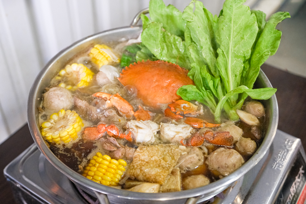 台中北屯｜味首席紅蟳薑母鴨．現點現撈的紅蟳，還有鹹菜鴨肉湯，一年四季不休息 @飛天璇的口袋