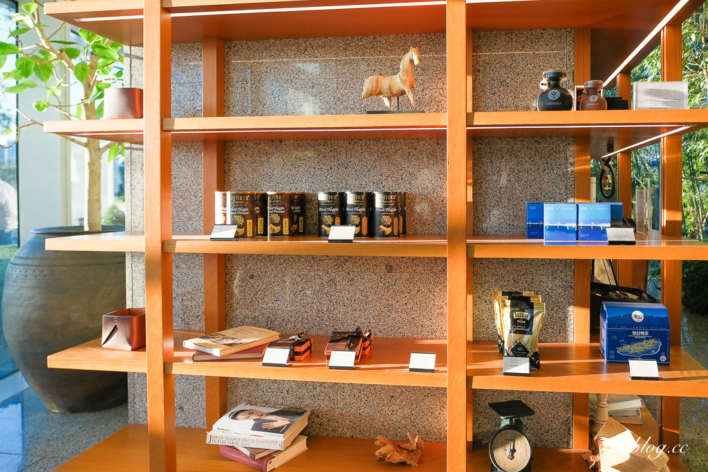 韓國釜山｜釜山柏悅酒店 PARK HYATT BUSAN．海雲台下午茶咖啡廳，正對海雲台電影大道 @飛天璇的口袋