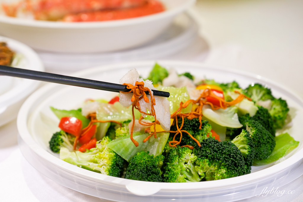 【2026台中年菜推薦】印月外帶年菜．當天現做年夜飯複熱即食，帝王蟹、白鯧、櫻花蝦米糕、花膠魚翅雞湯 @飛天璇的口袋