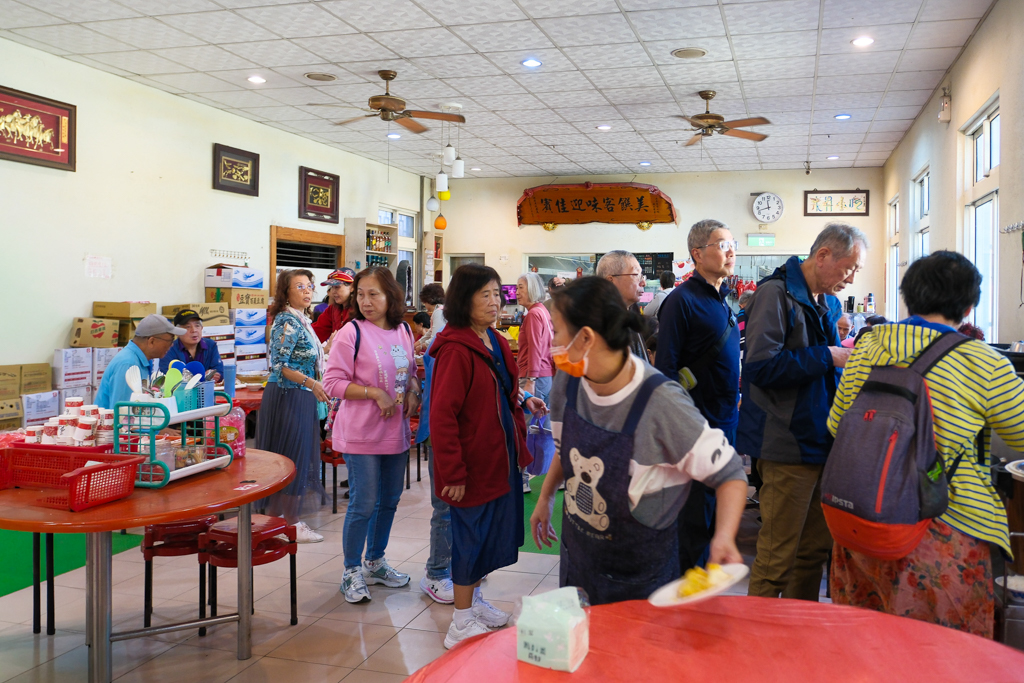 苗栗頭份｜永昇客家小館．一桌2500不到還打包，餐點份量多CP值高，白飯免費吃到飽 @飛天璇的口袋