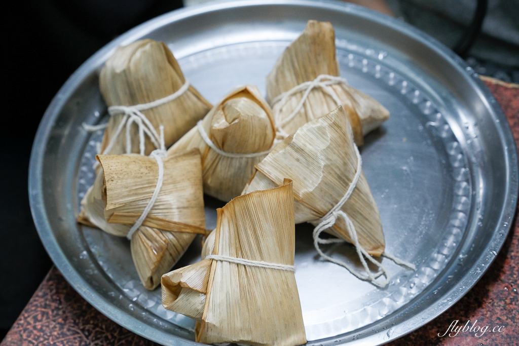 【圓光排肉餐盒】頭份國光客運旁便當搬家了，66年的老店老闆娘親自掌廚 @飛天璇的口袋