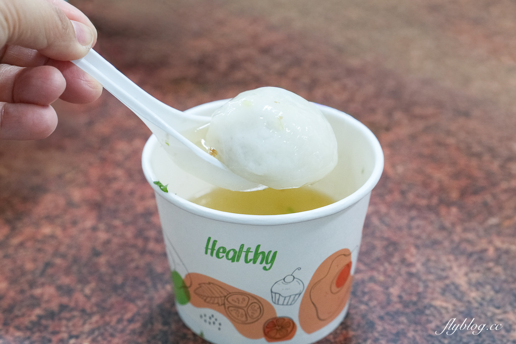 【圓光排肉餐盒】頭份國光客運旁便當搬家了，66年的老店老闆娘親自掌廚 @飛天璇的口袋