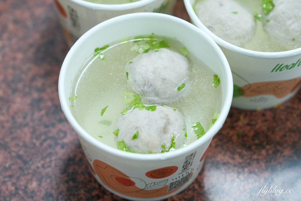 【圓光排肉餐盒】頭份國光客運旁便當搬家了，66年的老店老闆娘親自掌廚 @飛天璇的口袋