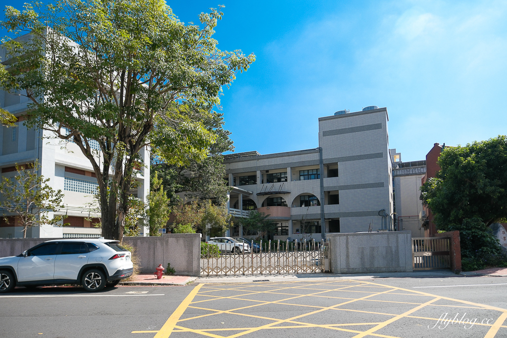 【圓光排肉餐盒】頭份國光客運旁便當搬家了，66年的老店老闆娘親自掌廚 @飛天璇的口袋