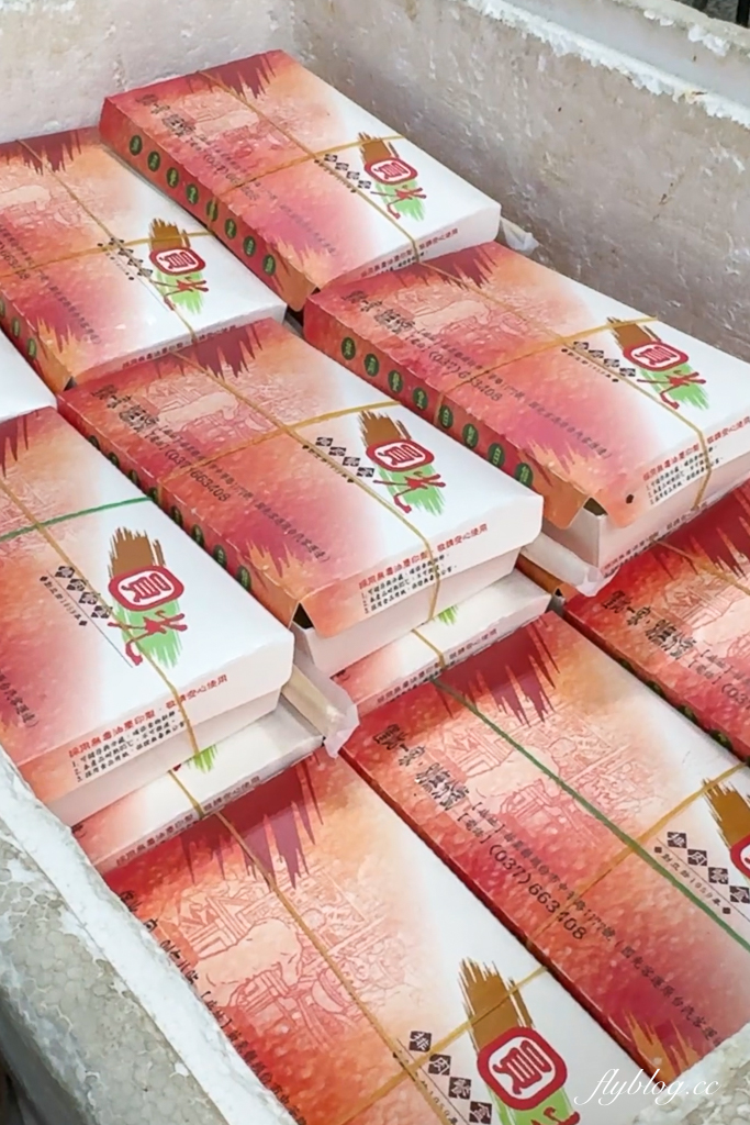 【圓光排肉餐盒】頭份國光客運旁便當搬家了，66年的老店老闆娘親自掌廚 @飛天璇的口袋