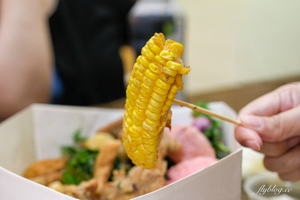 台中北屯｜炸滋滋．乾淨有質感小菜免費送，北屯洲際棒球場鹹酥雞 @飛天璇的口袋