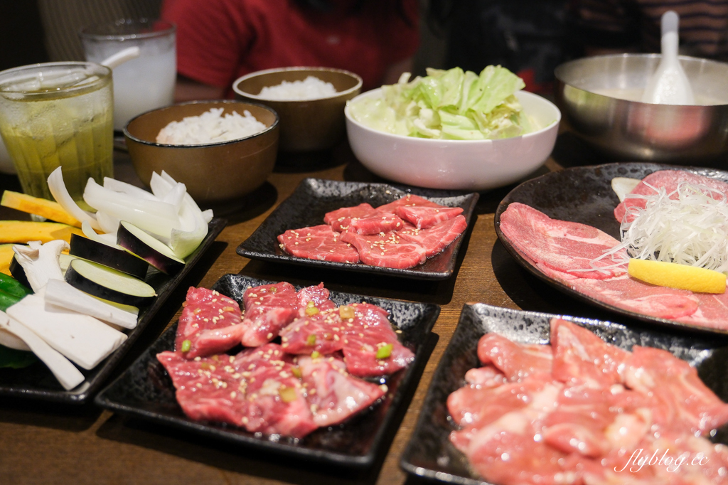 日本北海道｜炭火ホルモン きくち家．旭川人氣燒肉餐廳，必點各式鹽味內臟類 @飛天璇的口袋