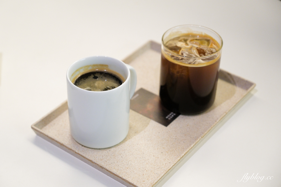 韓國釜山｜MOMOS COFFEE．韓國首位世界咖啡師冠軍，影島倉庫風咖啡館推薦 @飛天璇的口袋