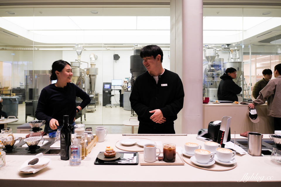 韓國釜山｜MOMOS COFFEE．韓國首位世界咖啡師冠軍，影島倉庫風咖啡館推薦 @飛天璇的口袋