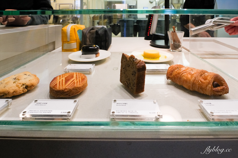 韓國釜山｜MOMOS COFFEE．韓國首位世界咖啡師冠軍，影島倉庫風咖啡館推薦 @飛天璇的口袋