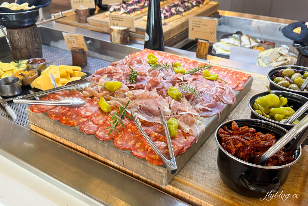 紐西蘭南島｜TSS 恩斯羅號蒸汽船遊船．瓦爾特峰BBQ百匯吃到飽，一飽皇后鎮瓦卡蒂普湖之美 @飛天璇的口袋