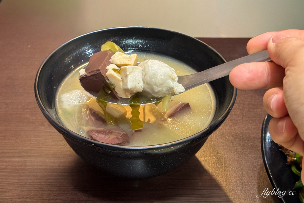 台中北屯｜南屯蕭爌肉飯．台中最多爌肉飯連鎖店，阮經天和多位名人都來朝聖 @飛天璇的口袋