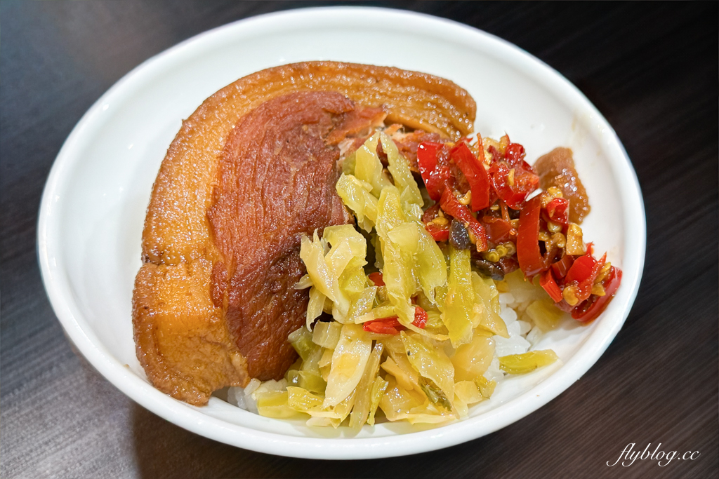 台中北屯｜南屯蕭爌肉飯．台中最多爌肉飯連鎖店，阮經天和多位名人都來朝聖 @飛天璇的口袋