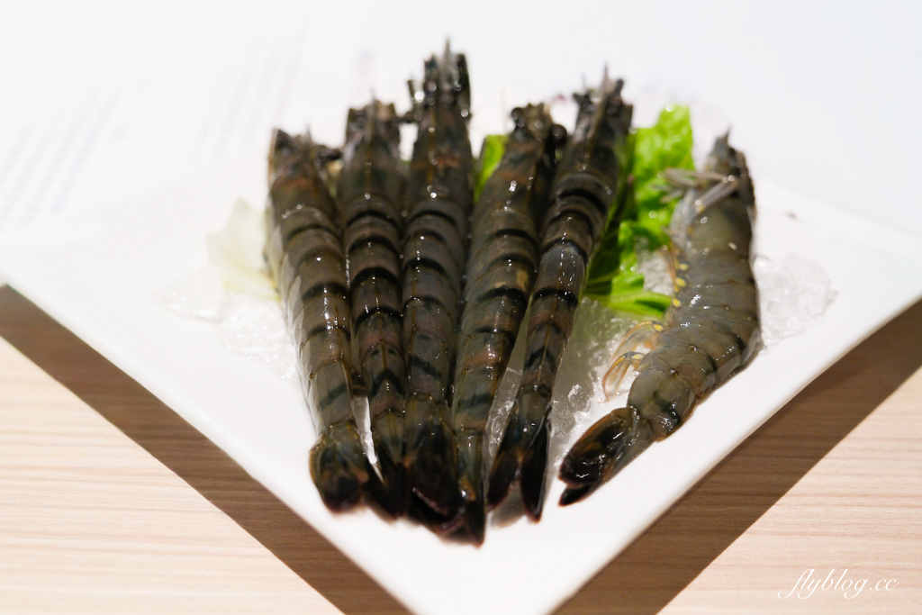 台中北屯｜老沙茶潮汕火鍋．食材有水準價位偏高，海鮮和肉品都很新鮮 @飛天璇的口袋