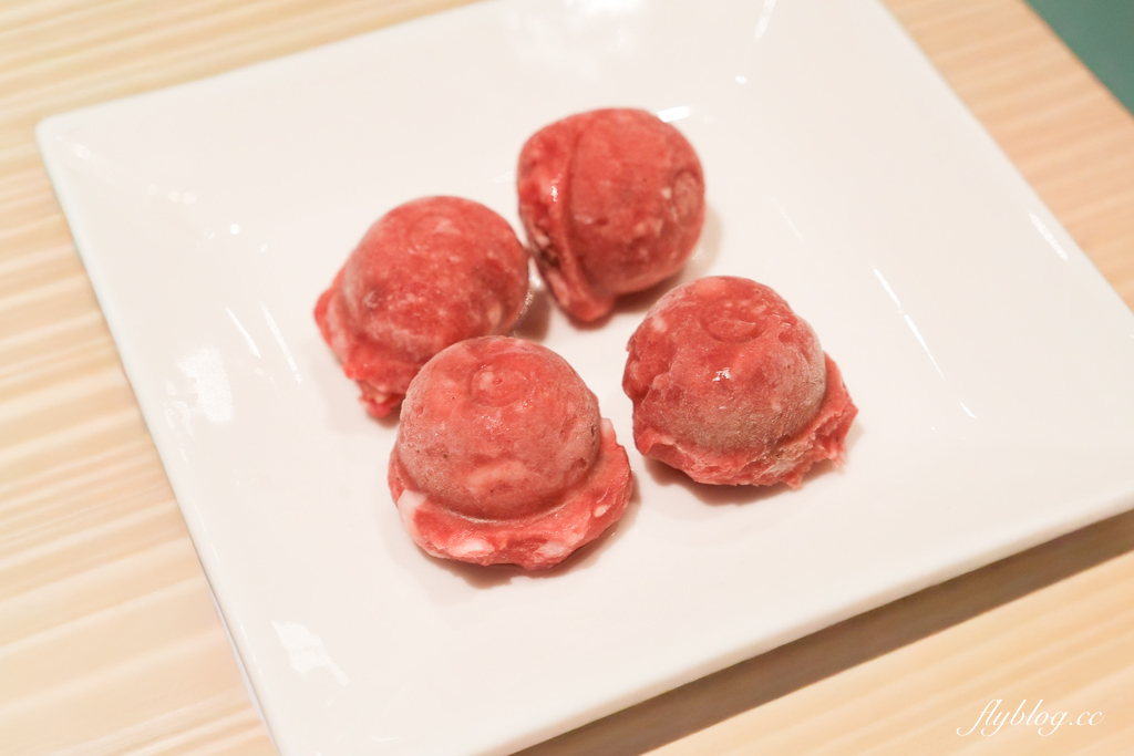 台中北屯｜老沙茶潮汕火鍋．食材有水準價位偏高，海鮮和肉品都很新鮮 @飛天璇的口袋