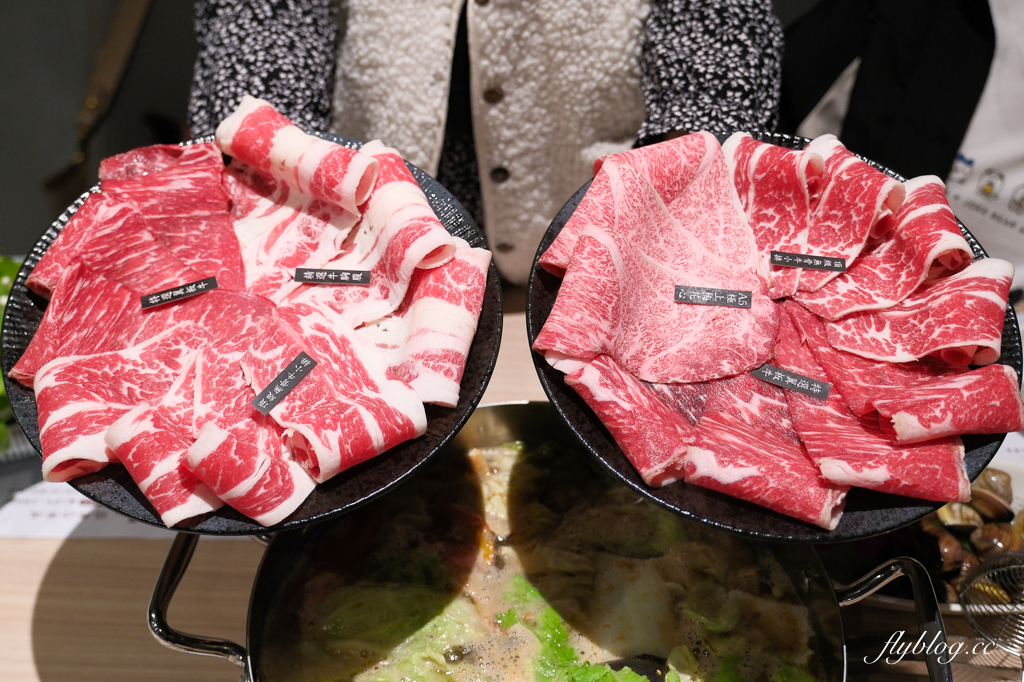 台中北區｜哩賀家．每天市場採買東港直送鮮蚵，台中好吃脆皮蚵仔煎 @飛天璇的口袋