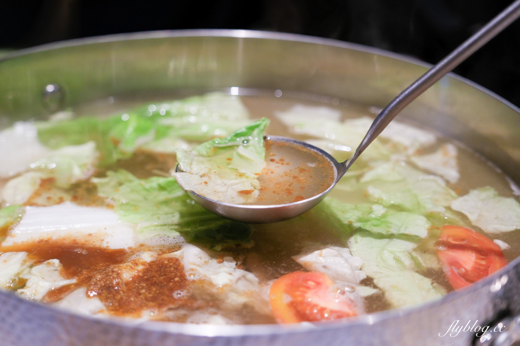 台中北屯｜老沙茶潮汕火鍋．食材有水準價位偏高，海鮮和肉品都很新鮮 @飛天璇的口袋