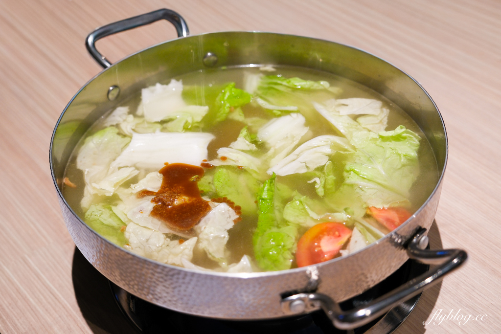 台中北屯｜老沙茶潮汕火鍋．食材有水準價位偏高，海鮮和肉品都很新鮮 @飛天璇的口袋
