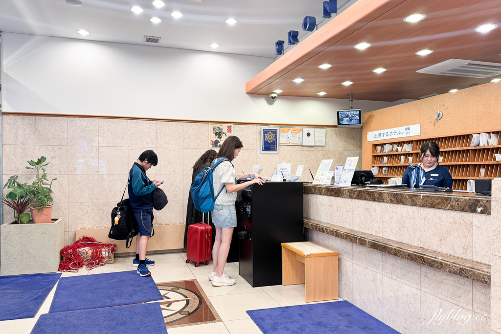 日本北海道｜東橫INN 北海道旭川站東口．旭川車站步行5分鐘，對面就是租車公司 @飛天璇的口袋