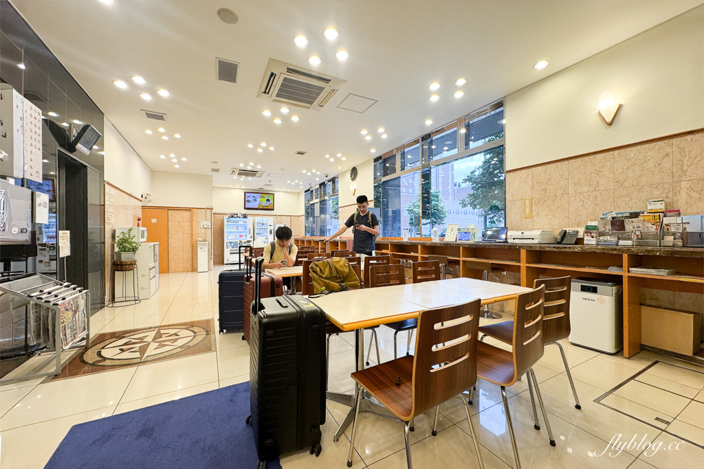 日本北海道｜東橫INN 北海道旭川站東口．旭川車站步行5分鐘，對面就是租車公司 @飛天璇的口袋