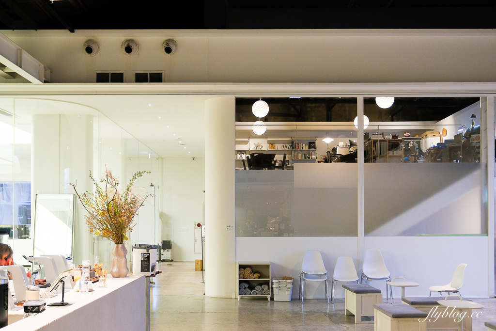 韓國釜山｜MOMOS COFFEE．韓國首位世界咖啡師冠軍，影島倉庫風咖啡館推薦 @飛天璇的口袋