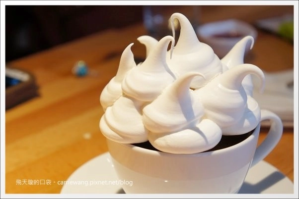 台中西區｜Roundabout Cafe 圓環咖啡 大和店．兩個英國留學回來的年輕女孩所開立的咖啡館 @飛天璇的口袋