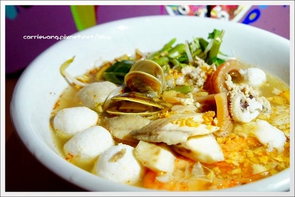 【台中泰式餐廳】How Thai．好泰。How Place姐妹店，裝潢很潮，餐點很平價 @飛天璇的口袋