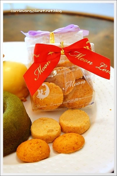 【台中蛋糕甜點】月之戀人．Moon Lover。好吃清爽的檸檬蛋糕，結婚禮餅和彌月禮盒也很推薦哦！ @飛天璇的口袋